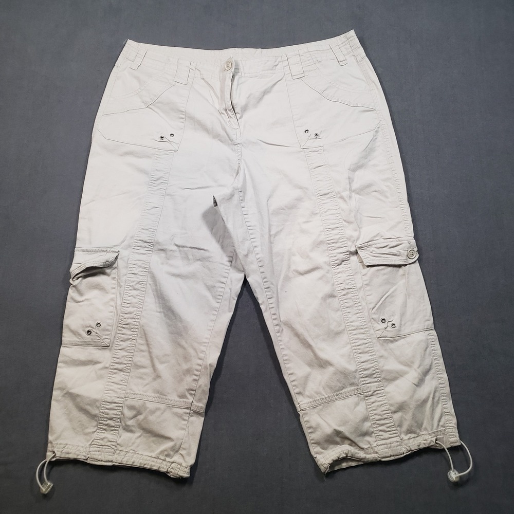 Style & Co. White Cargo Capris
